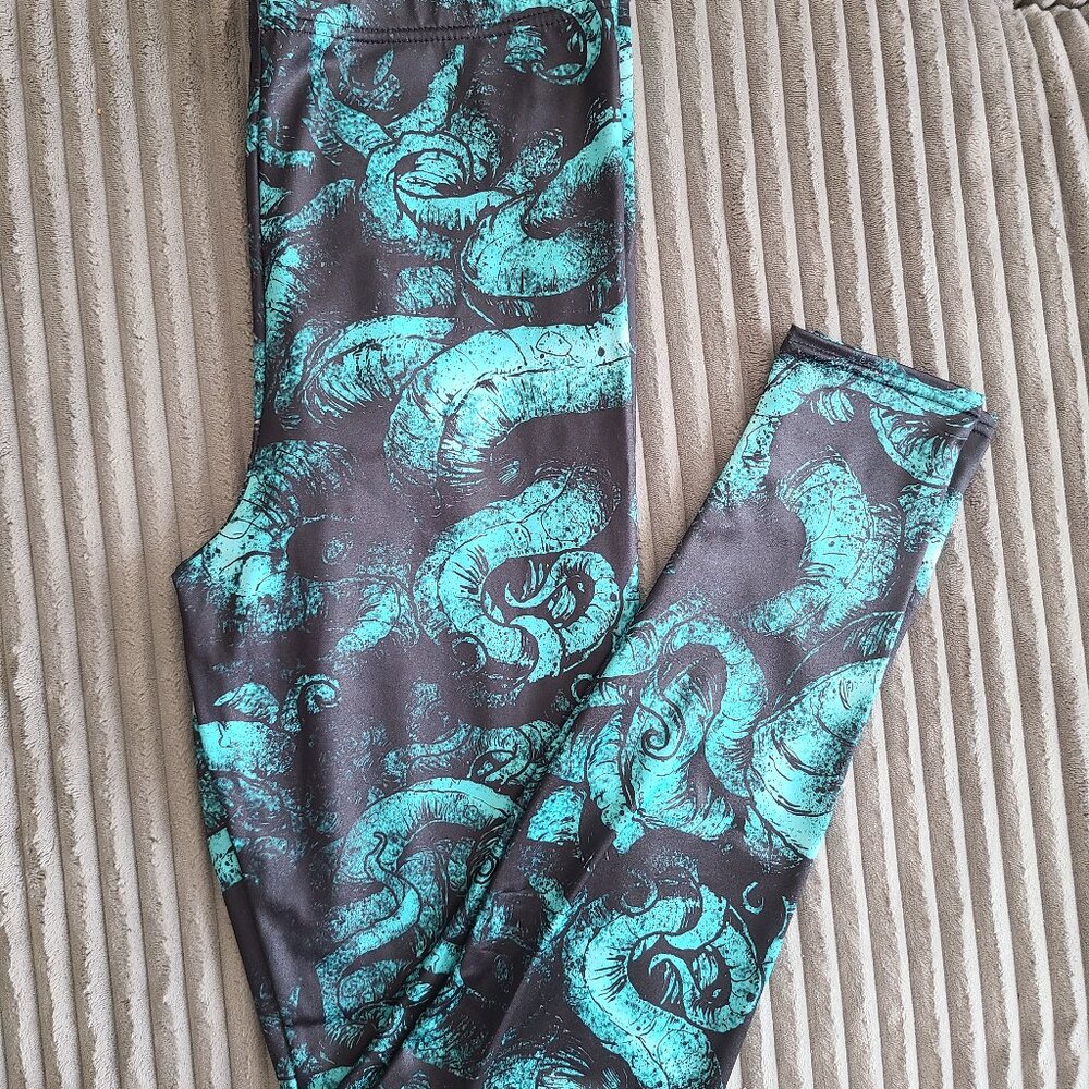 Blackmilk "From below" HWMF Leggings - Limited M